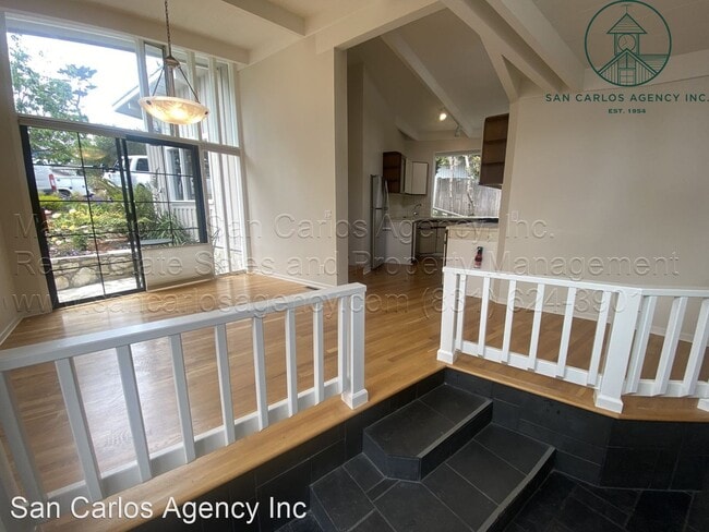 Building Photo - 3 br, 2 bath House - Torres 2 SE 9th