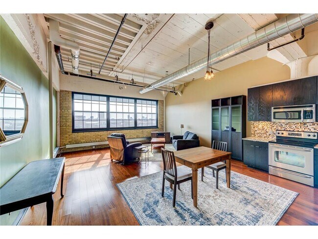 Foto del edificio - 730 NE Stinson Blvd