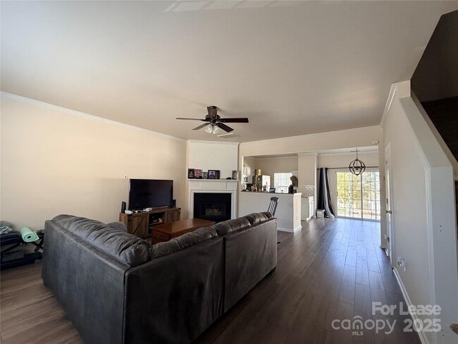 Building Photo - 6836 Rothchild Dr