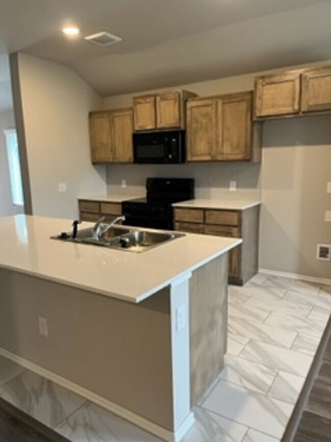 Foto del edificio - New and Move in ready!