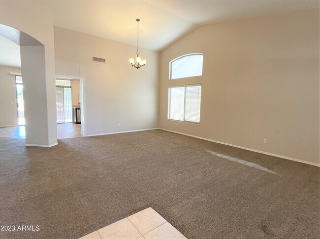 Building Photo - 1121 S Western Skies Dr