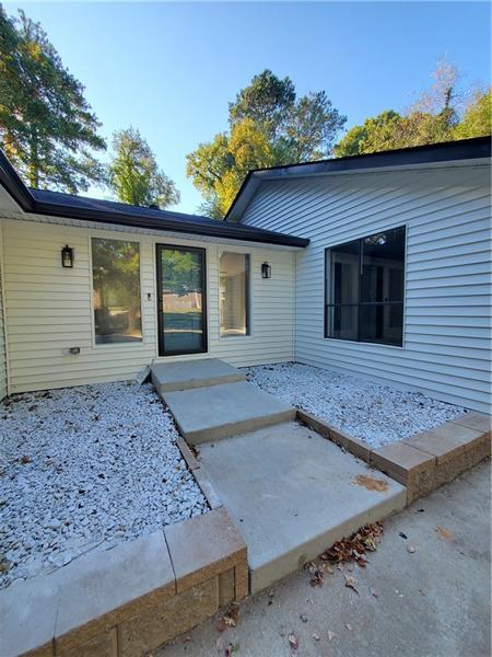 Building Photo - 2780 Burtz Dr