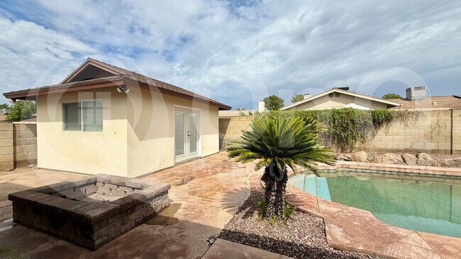 Foto del edificio - 5208 W Wood Dr
