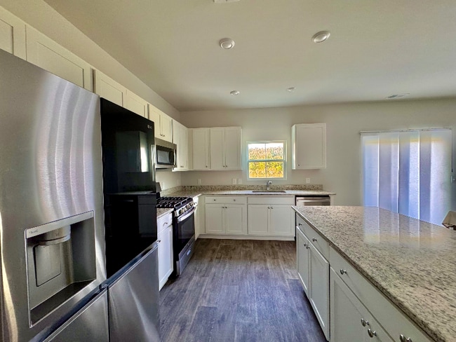 Building Photo - 321 Sweetbay Dr