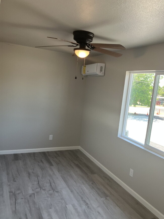 Building Photo - Fully Renovated 2-Bedroom!