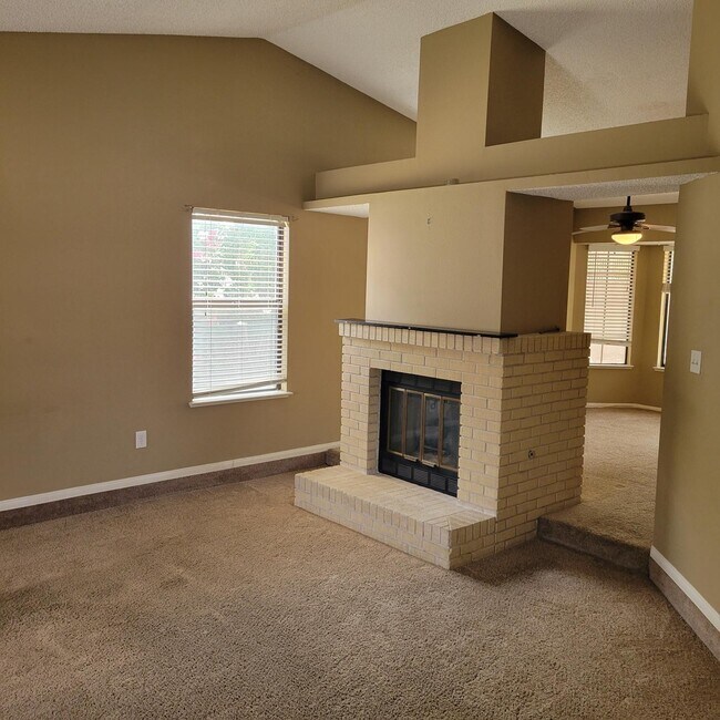 Foto del edificio - 5837 Fox Run Ct