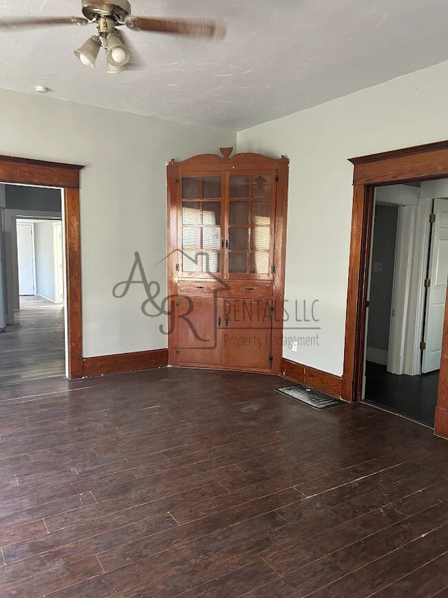 Foto del edificio - 928 E 7th St