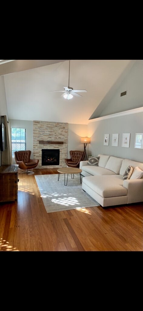 Foto del edificio - 939 E Foxhill Dr