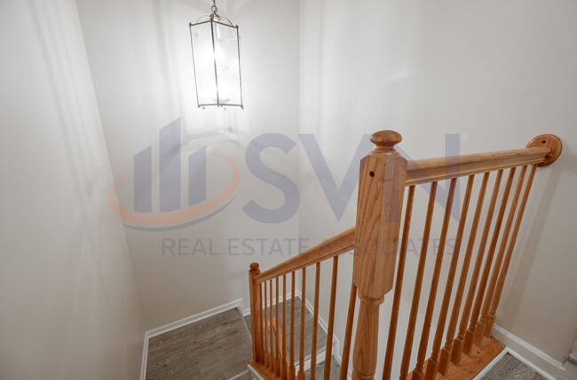 Foto del edificio - 3 Story Townhome in Desirable Kingston at ...