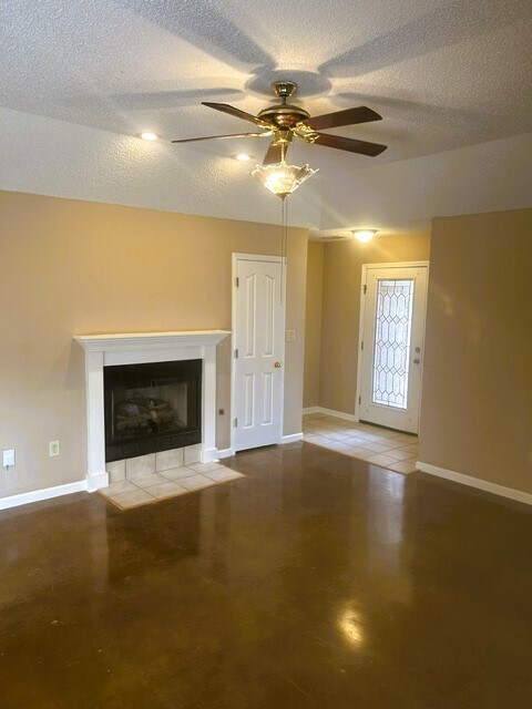 Foto del edificio - 3403 Saddle Creek Cove