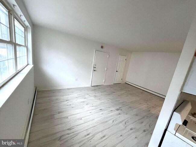 Foto del edificio - 6010 Bingham St