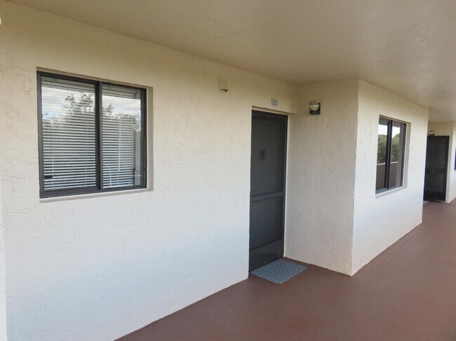 Building Photo - 3154 Via Poinciana