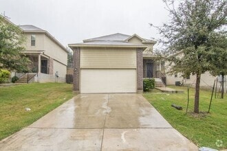 Building Photo - 2714 Majestic Dr