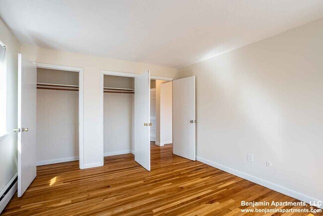 Foto del edificio - 116 Dustin St