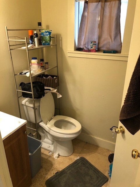 Building Photo - 1529 Jackson Ave E