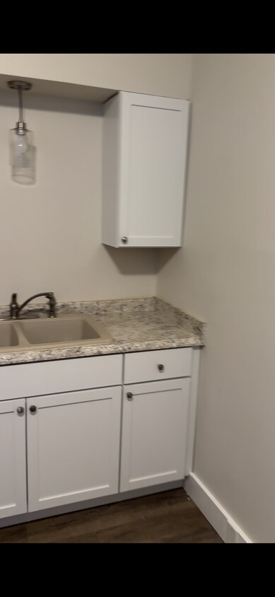 Foto principal - 108 W Front St