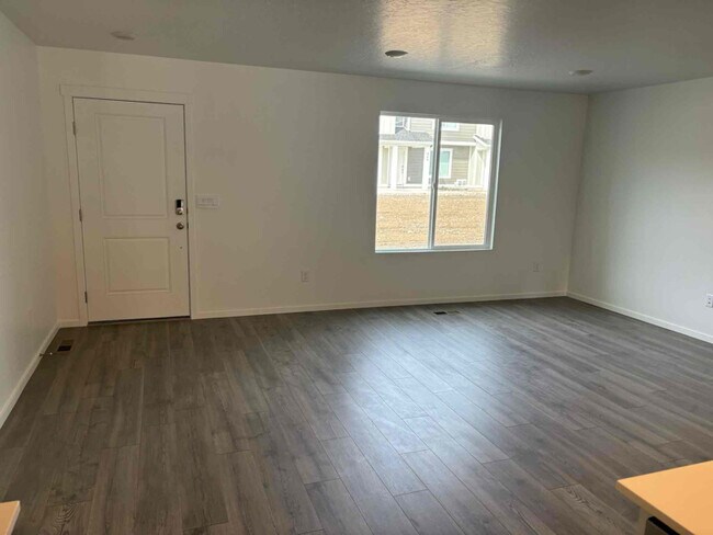 Foto del edificio - 243 Portside Ln