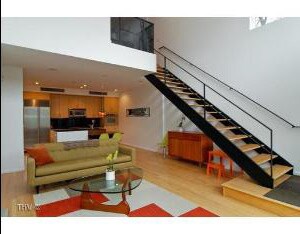 Living Room - 839 N Hermitage Ave