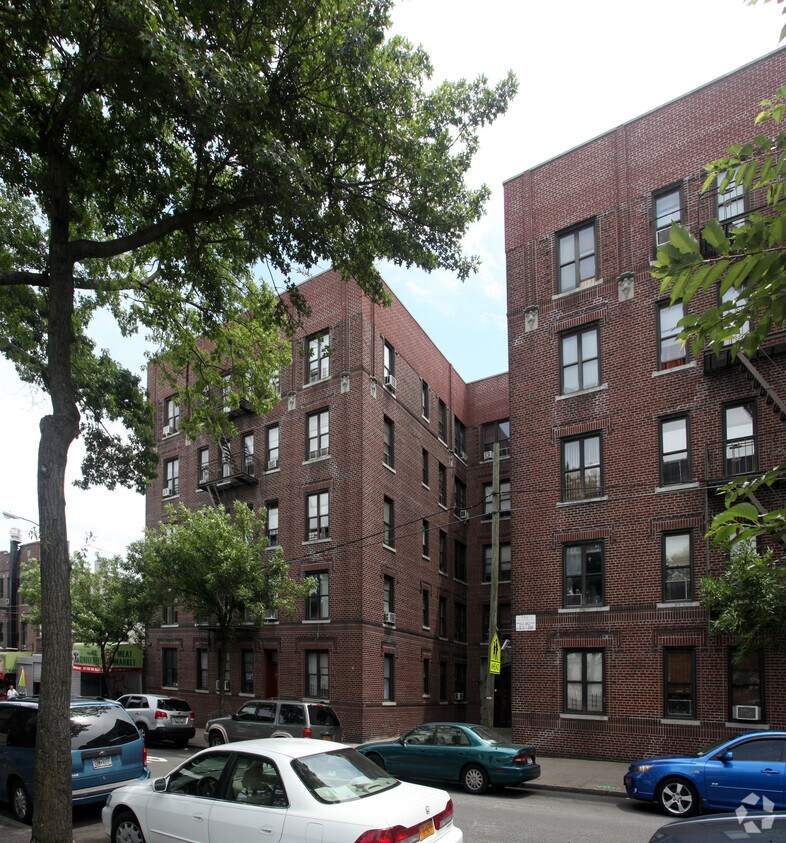 60-62 Madison St - 6072 Madison St