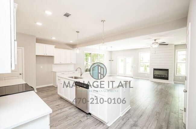 Foto del edificio - Wonderful 3 Bedroom Townhome in Buford Cit...