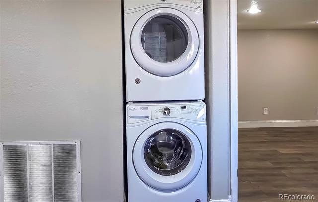 Foto del edificio - 24683 E Hoover Pl