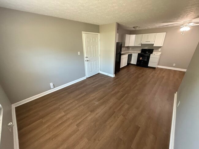 Building Photo - 121 N Brand St