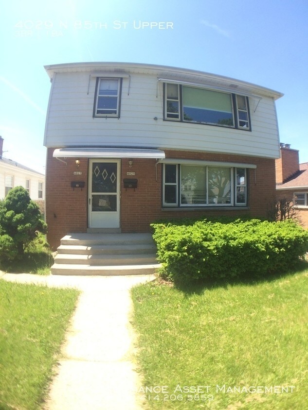 Primary Photo - Beautiful 3BD Upper in Milwaukee