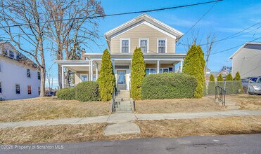 Building Photo - 331 Cherry St