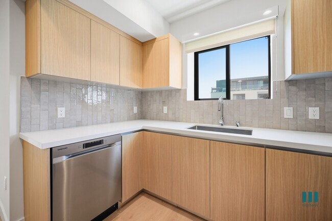 Building Photo - Hi Point Terrace by Wiseman