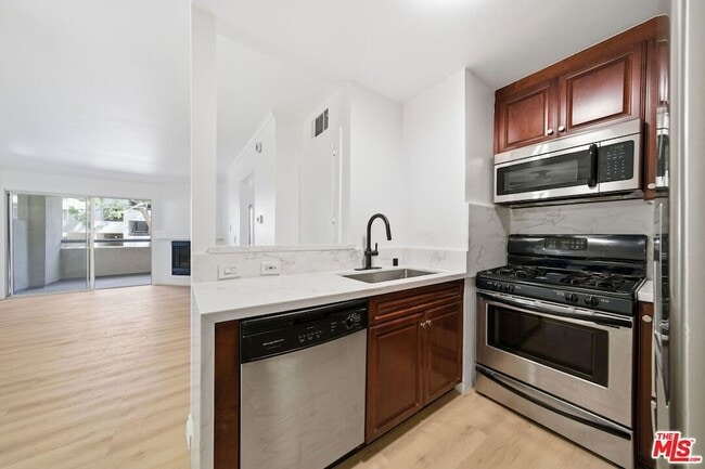 Foto del edificio - 5530 Owensmouth Ave