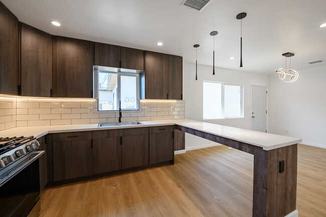 Building Photo - 6557 Darwell Ave