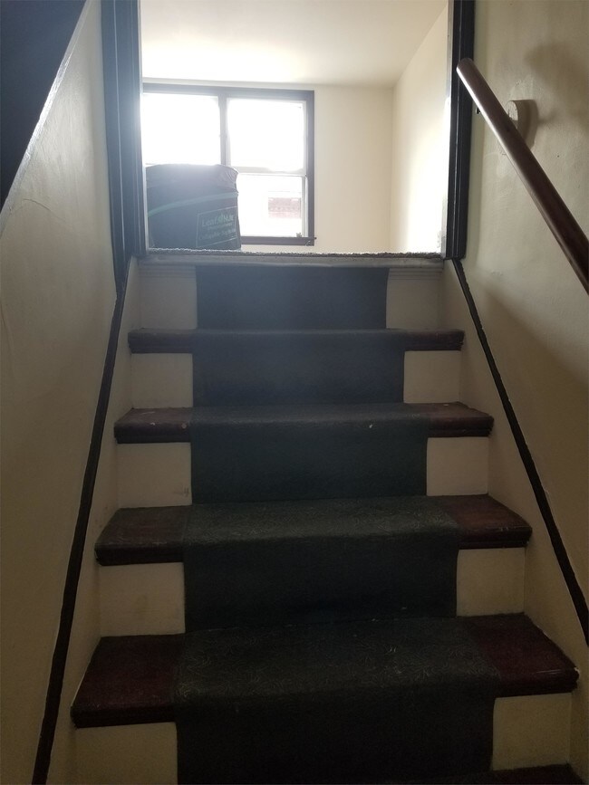 Foto del edificio - 1035 Baxter Ave