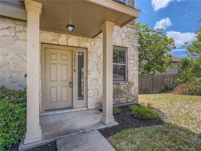 Building Photo - 13913 Harris Ridge Blvd