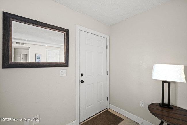 Building Photo - 1011 S Miramar Ave