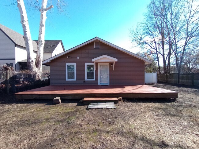 Building Photo - 5519 Saint Elmo Avenue, Chattanooga, TN 37409