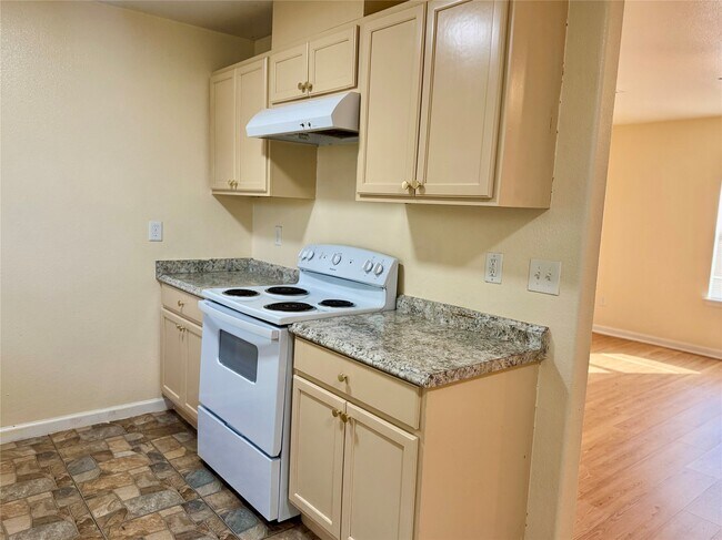 Foto del edificio - 711 Hahlo St