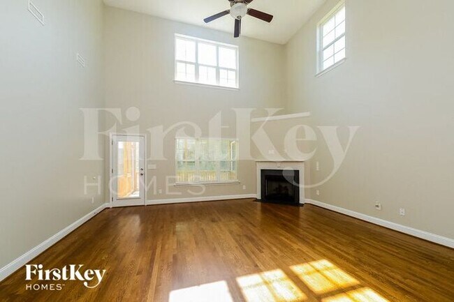 Building Photo - 335 High Knoll Drive