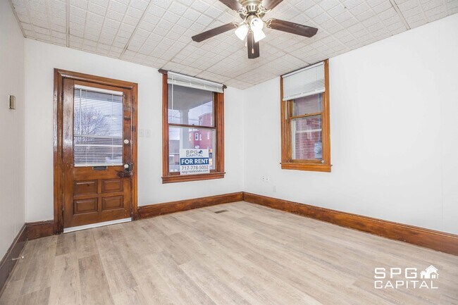 Building Photo - 358 E Main St
