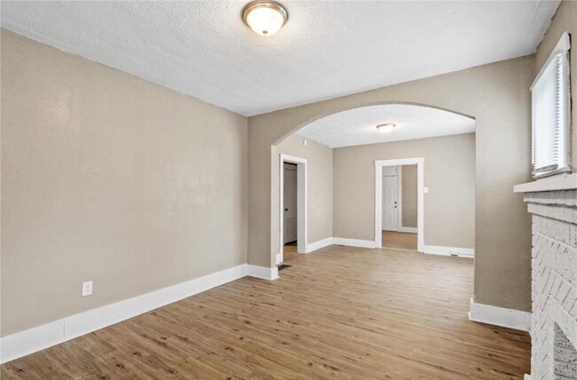 Building Photo - 1216 Verl Pl