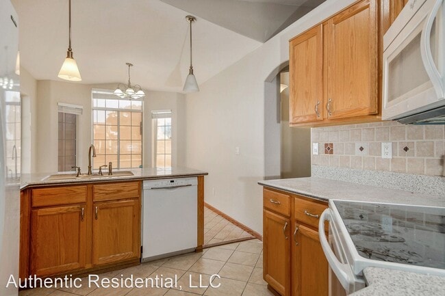 Building Photo - 3 br, 2 bath House - 7109 E JACOB AVE