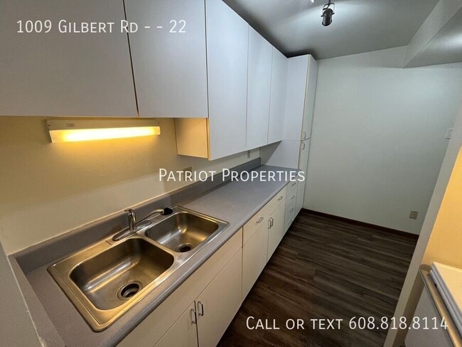Foto del edificio - 1009 Gilbert Rd
