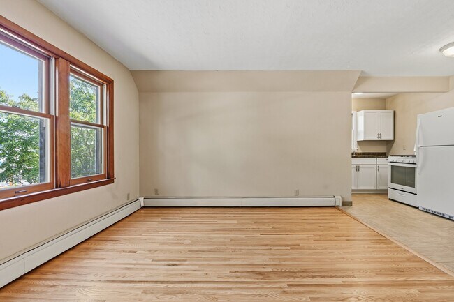 Foto del edificio - 794 Randolph Ave