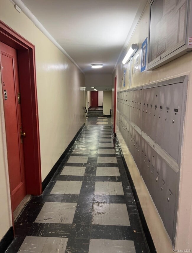 Building Photo - 89-20 55th Ave