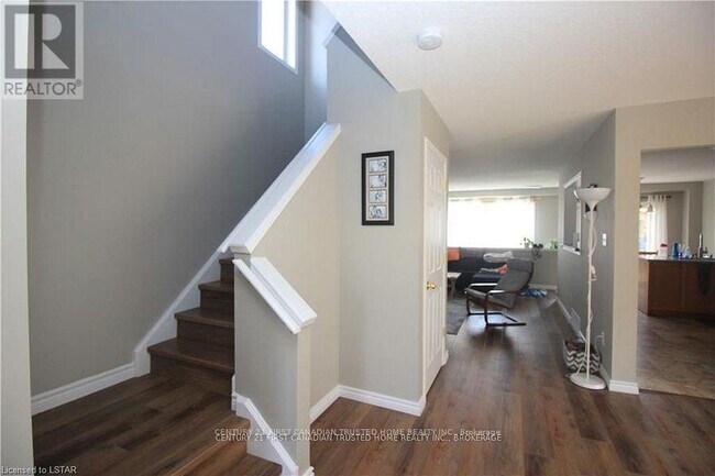 Photo du bâtiment - 945 Homeview Ct