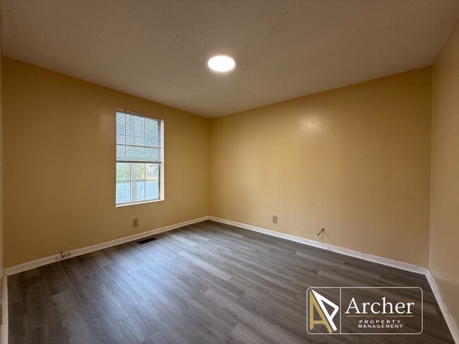 Building Photo - 98 Dougherty St