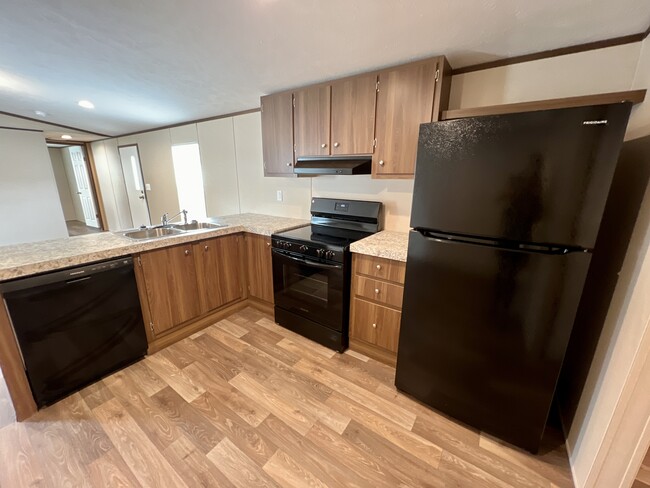 Building Photo - 814 Lilac Pt