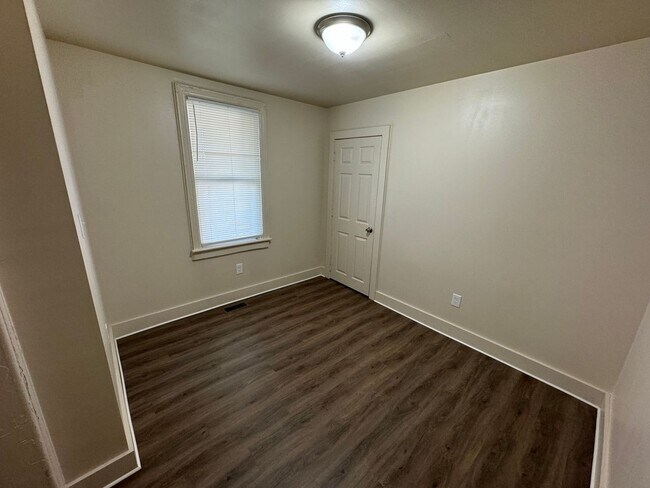 Foto del edificio - 1001 W 7th St