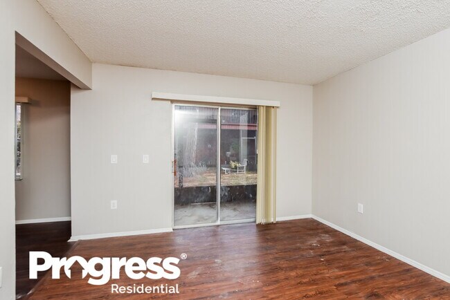 Building Photo - 5115 Pinewood Dr NE