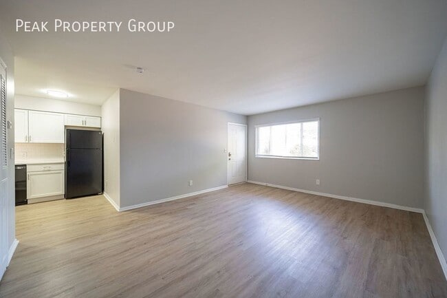 Building Photo - Available in October!! Newly Renovated 1 B...