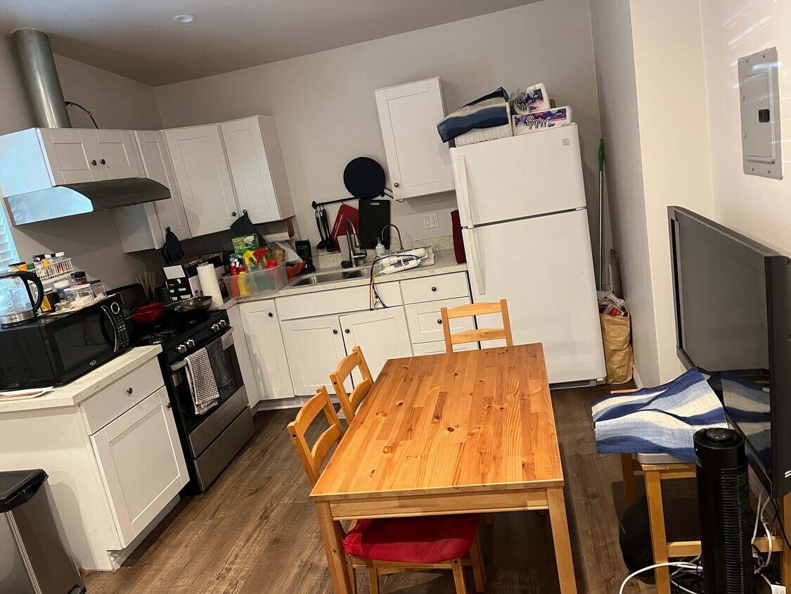 2335 Fair Oaks Ave Unit B, Altadena, CA 91001 Apartments in Altadena